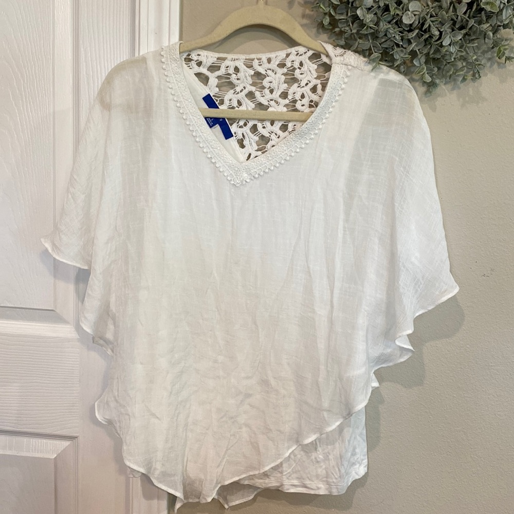 APT. 9 Top
